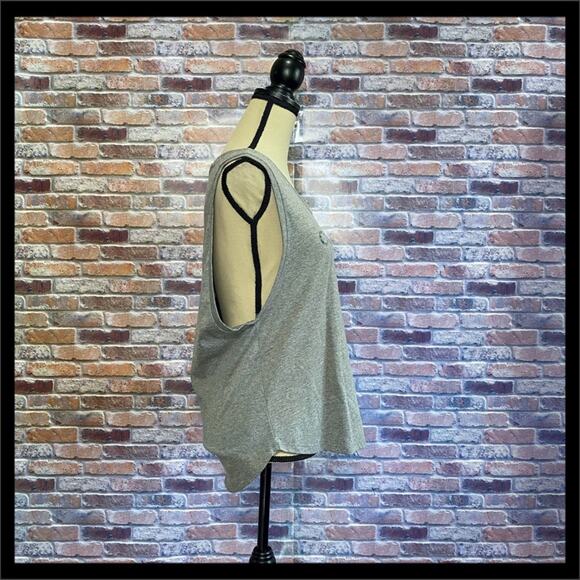 Fabletics Janis Graphic Muscle Tank - Picture 3 of 6